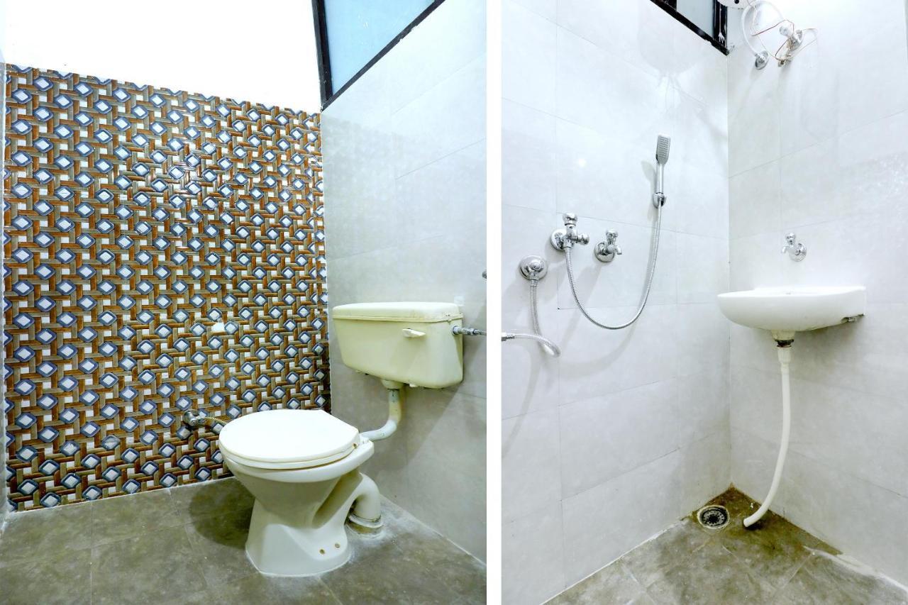SPOT ON 44679 Hotel Samrat Sohana Bagian luar foto