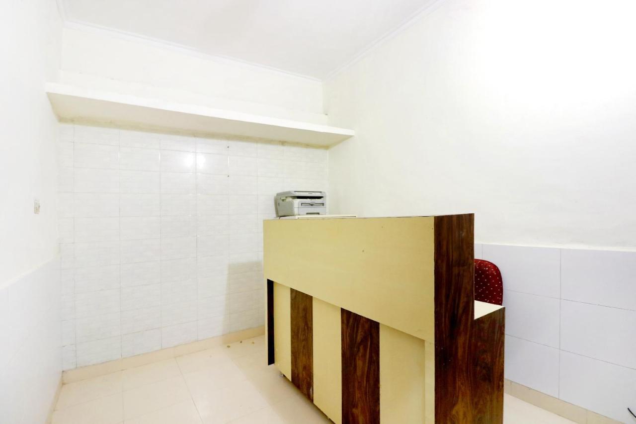 SPOT ON 44679 Hotel Samrat Sohana Bagian luar foto