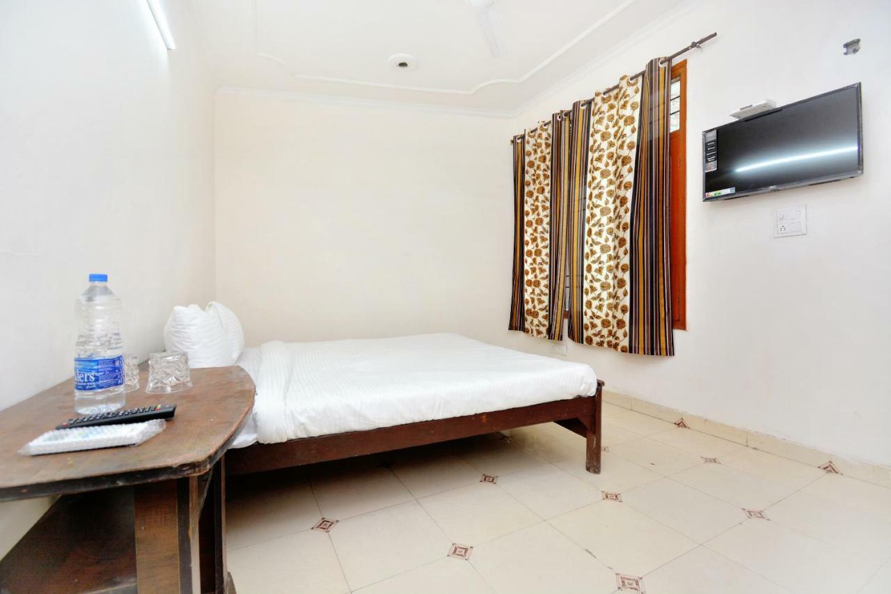 SPOT ON 44679 Hotel Samrat Sohana Bagian luar foto