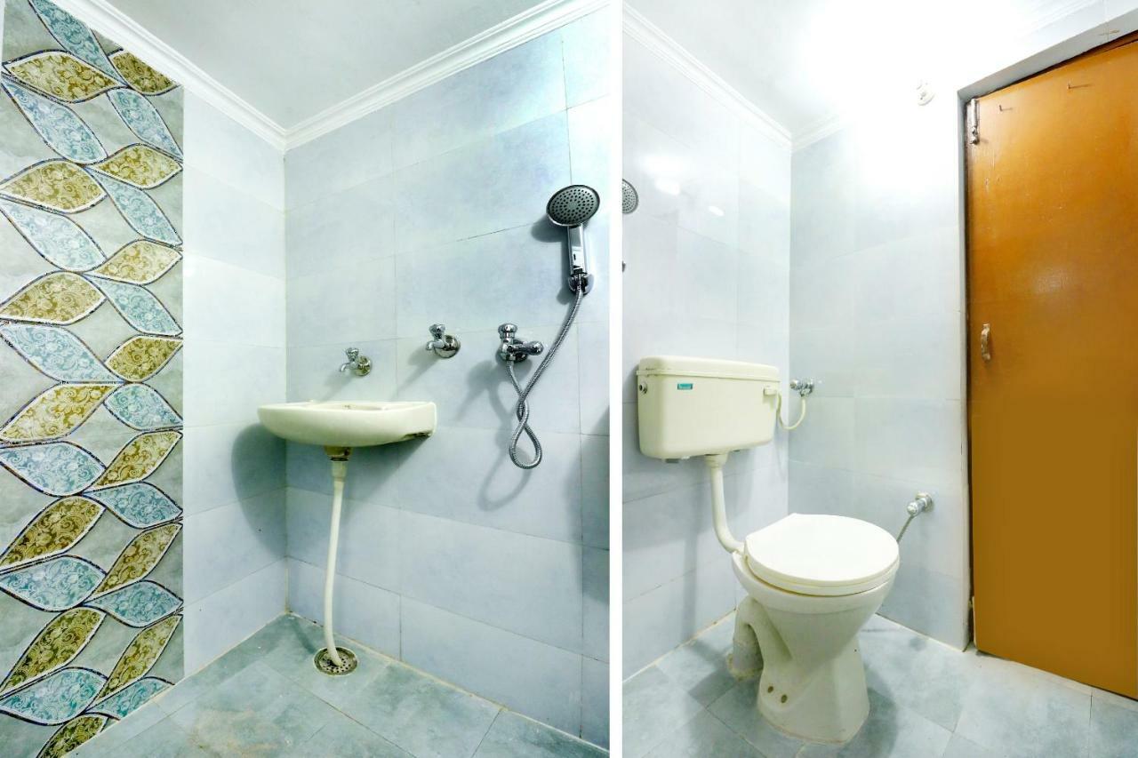 SPOT ON 44679 Hotel Samrat Sohana Bagian luar foto