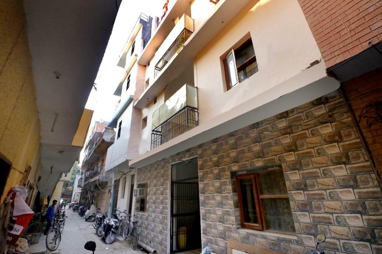 SPOT ON 44679 Hotel Samrat Sohana Bagian luar foto